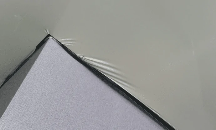 Статья на тему 10 типичных ошибок при установке натяжных потолков и как их избежать